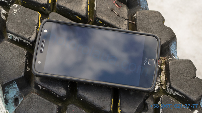 Седьмой Андроид для Motorola Moto Z Play добрался до Канады